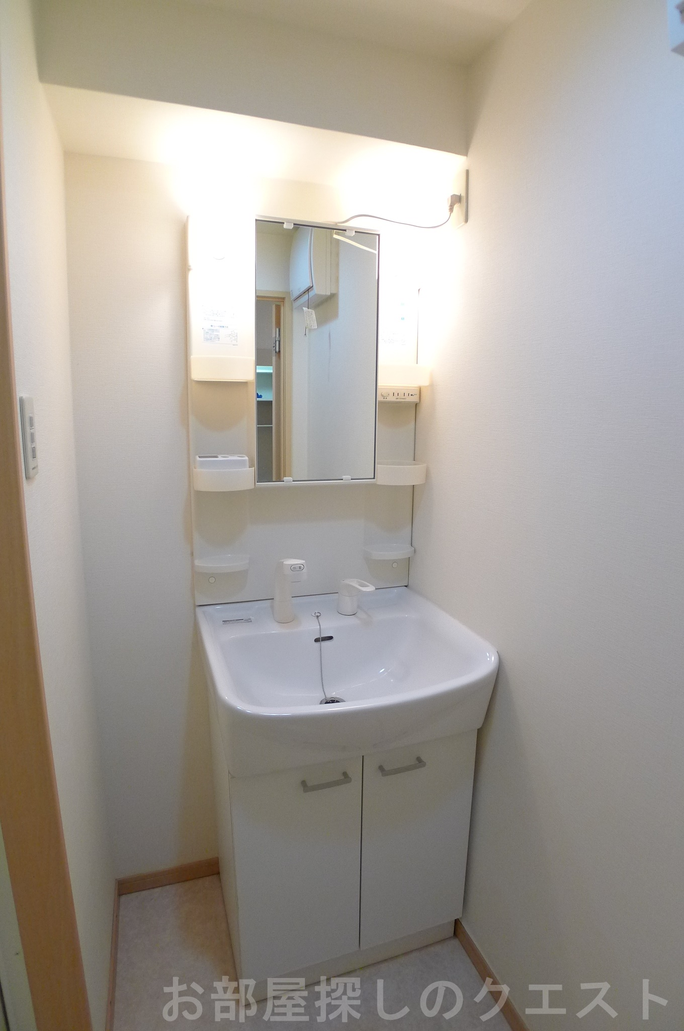 洗面設備　（写真は同タイプ）