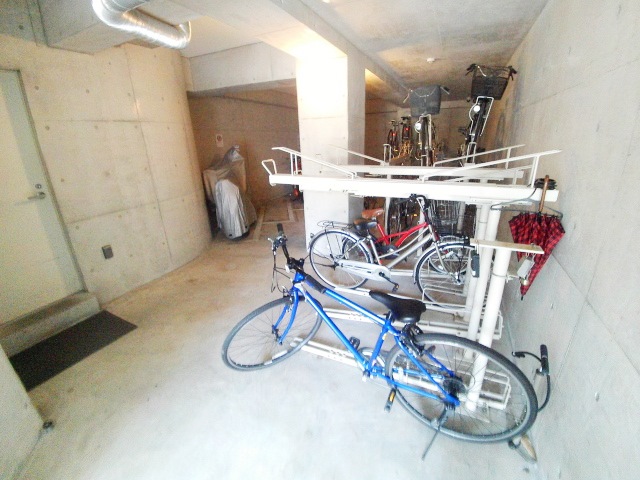 駐車場　自転車置き場