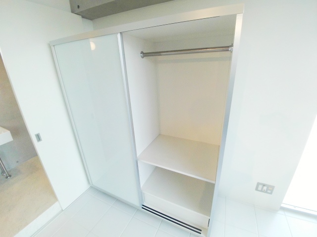 収納　クローゼットは移動させることが可能です。