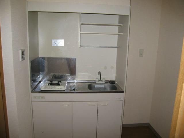 キッチン　※同タイプ部屋の写真です。