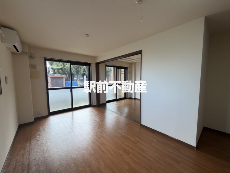 居室・リビング　反転タイプ