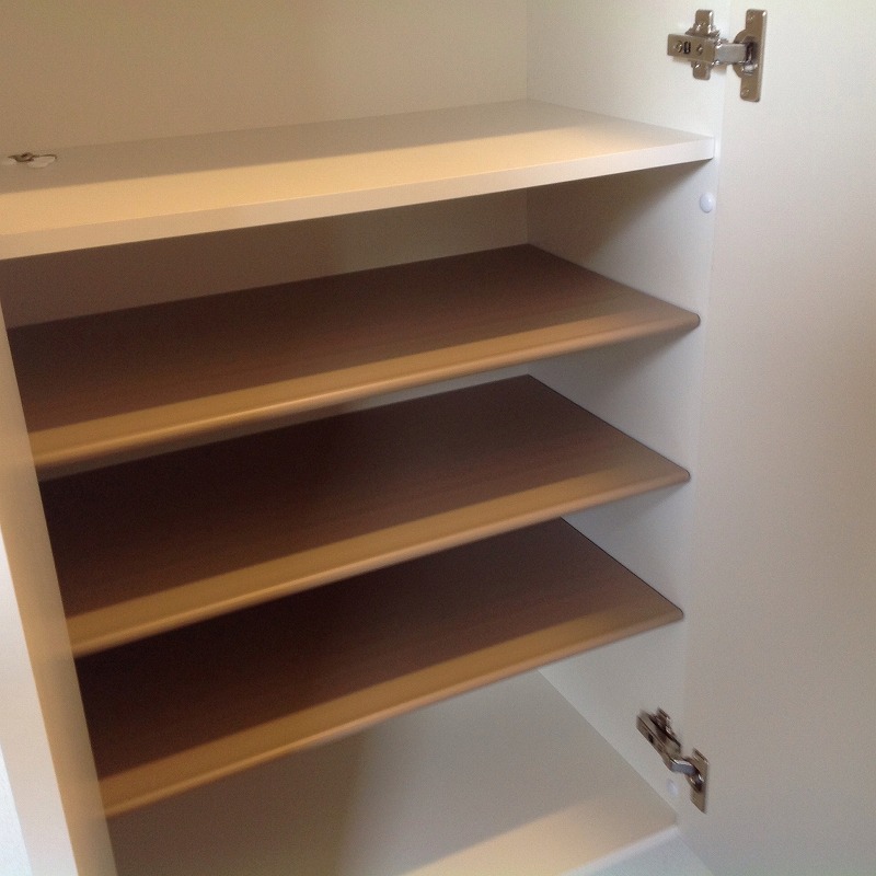 その他　大きい靴入れ付き。