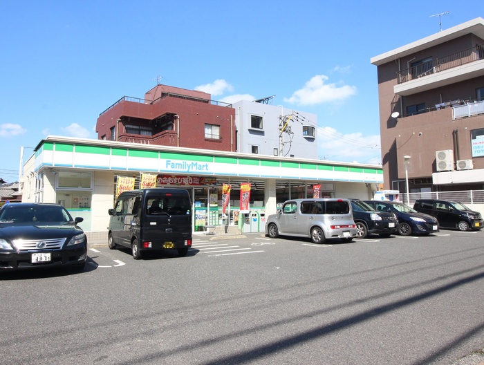 コンビニ　ファミリーマート小倉モノレール守恒店（コンビニ）まで210m