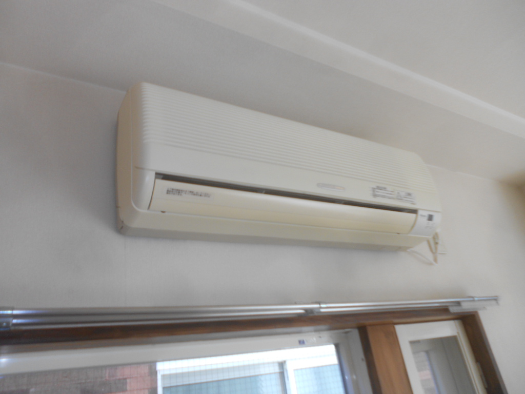 その他設備　反転タイプ　下の窓はありません。