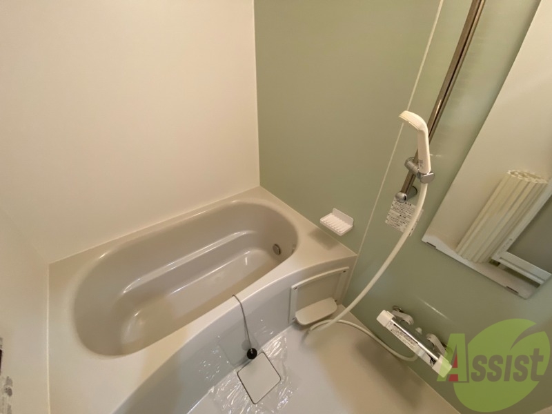 バス・シャワールーム　バスルームはこちらです。広々としてゆったり休めます。