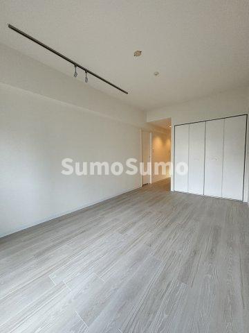 その他部屋・スペース　開放的な寝室です