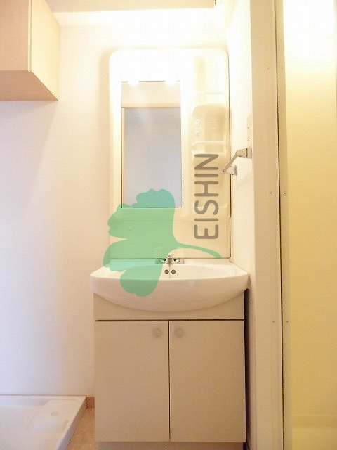 洗面設備　シンプルで使いやすい洗面台です！