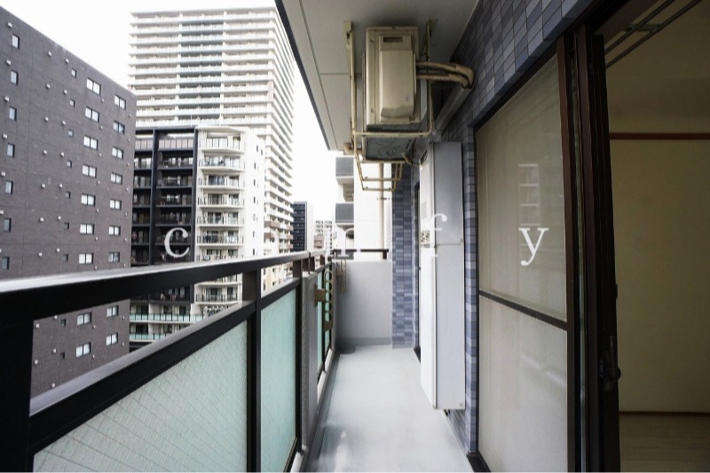 バルコニー　長さのあるバルコニー