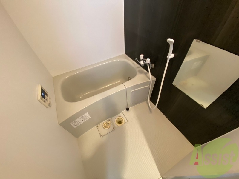 バス・シャワールーム　お風呂になります。一日の疲れを癒してくださいね。