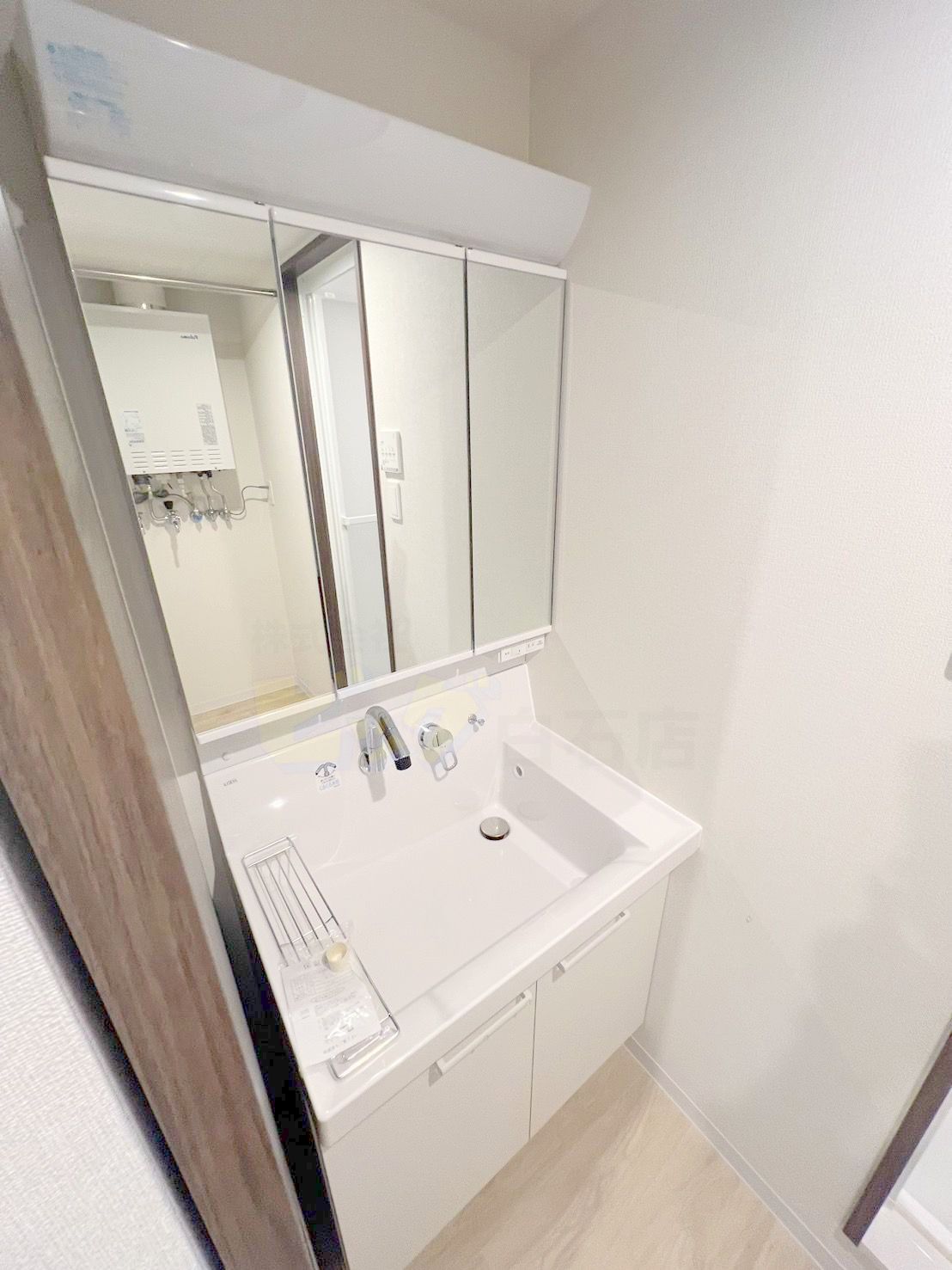 洗面設備　人気の設備シャンプードレッサーを完備しています♪