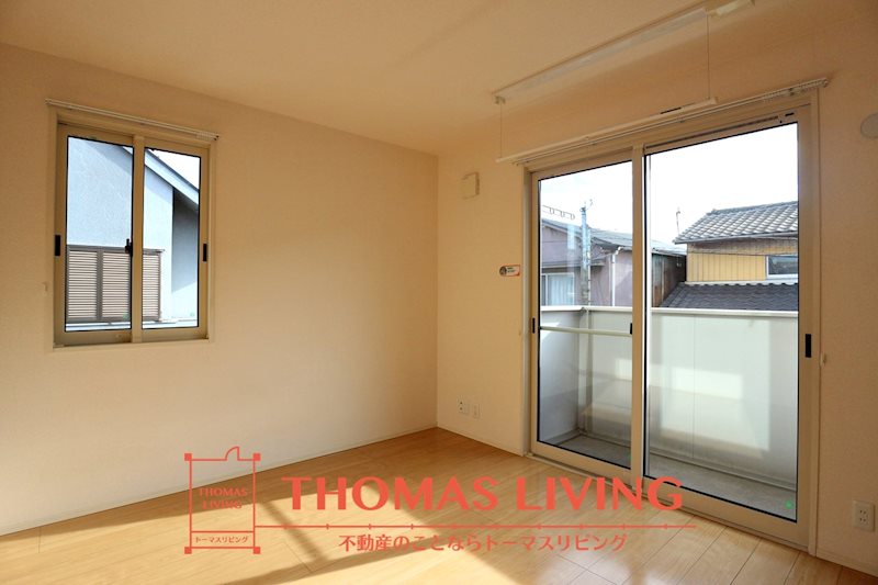 その他部屋・スペース　2面採光で日中も明るく過ごせますね。