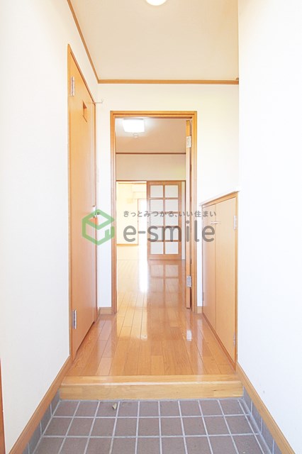 玄関　収納もある玄関です