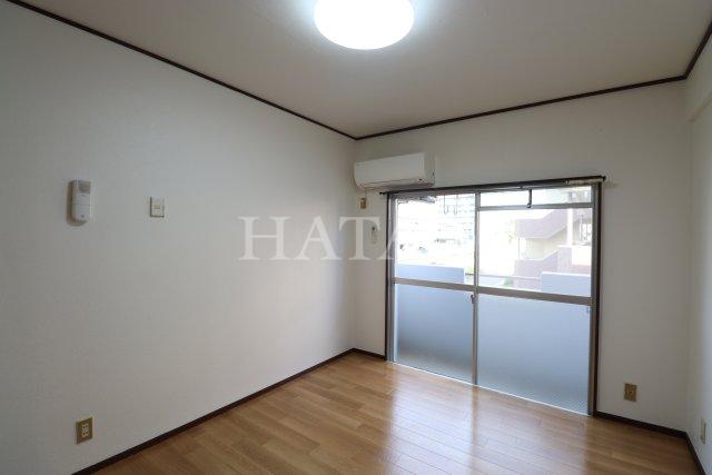 居室・リビング　同物件別部屋です