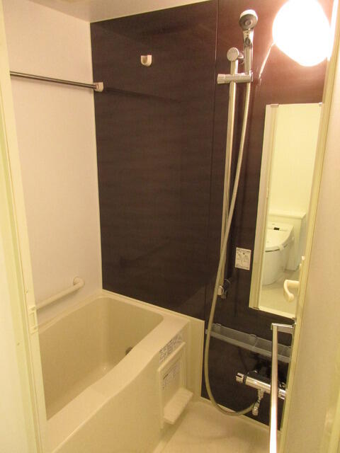 バス・シャワールーム　※別部屋参考写真