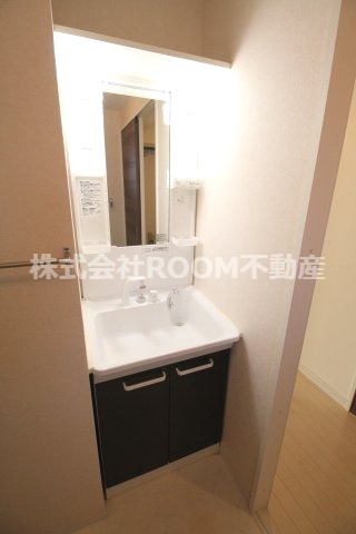 洗面設備　使いやすい独立洗面台です