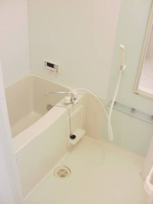 バス・シャワールーム　追い焚き機能付お風呂