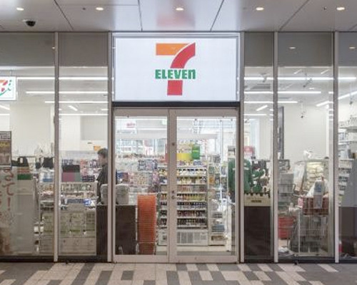 コンビニ　セブンイレブン 目黒セントラルスクエア店（コンビニ）まで231m