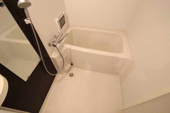 バス・シャワールーム　※別部屋の写真です