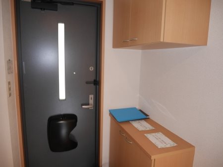 玄関　※同間取り別部屋の写真です。