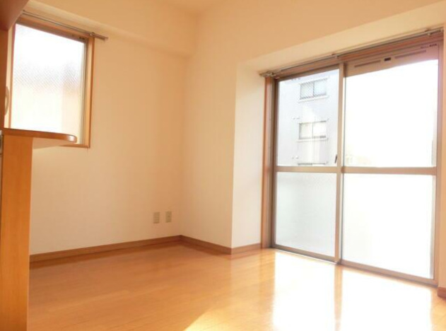 その他部屋・スペース　リビングを別角度から