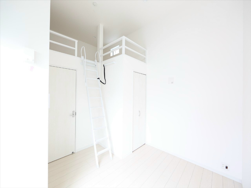 居室・リビング　洋室5.5帖　ロフト5.1帖（収納でもお部屋でも使えます）