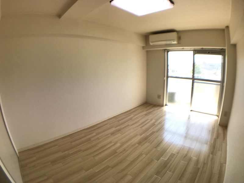 居室・リビング　※別部屋参考写真