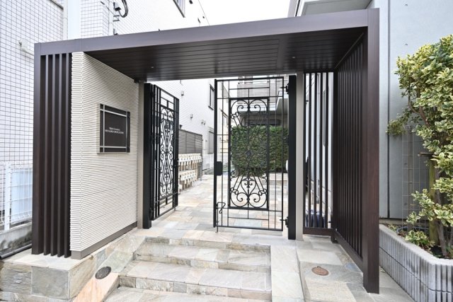 エントランス　建物の内部です