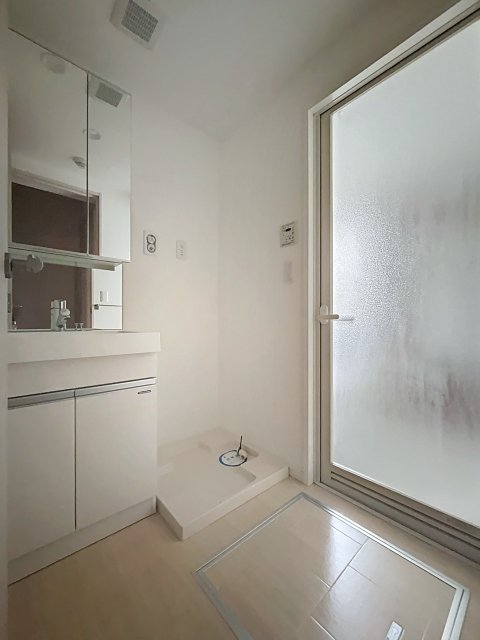 洗面設備　脱衣スペースもあります