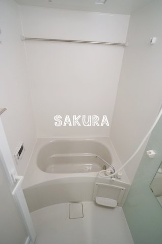 バス・シャワールーム　ご家族や長時間入浴に便利な追い炊き機能付きです♪