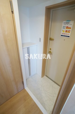 玄関　収納豊富なシューズボックスです♪