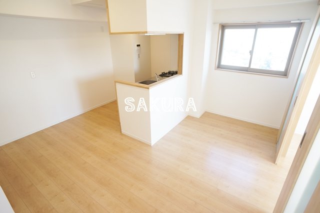 居室・リビング　こちらのリビングで趣味の時間をお楽しみください♪