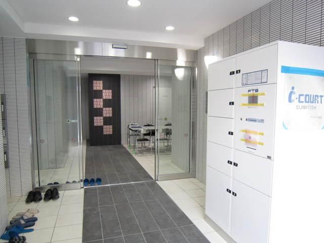 エントランス　オートロック付きエントランス