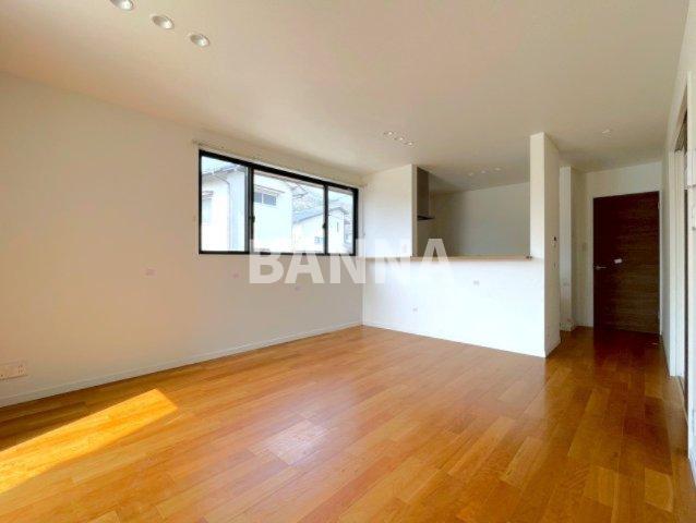 居室・リビング　●修繕・ルームクリーニング前