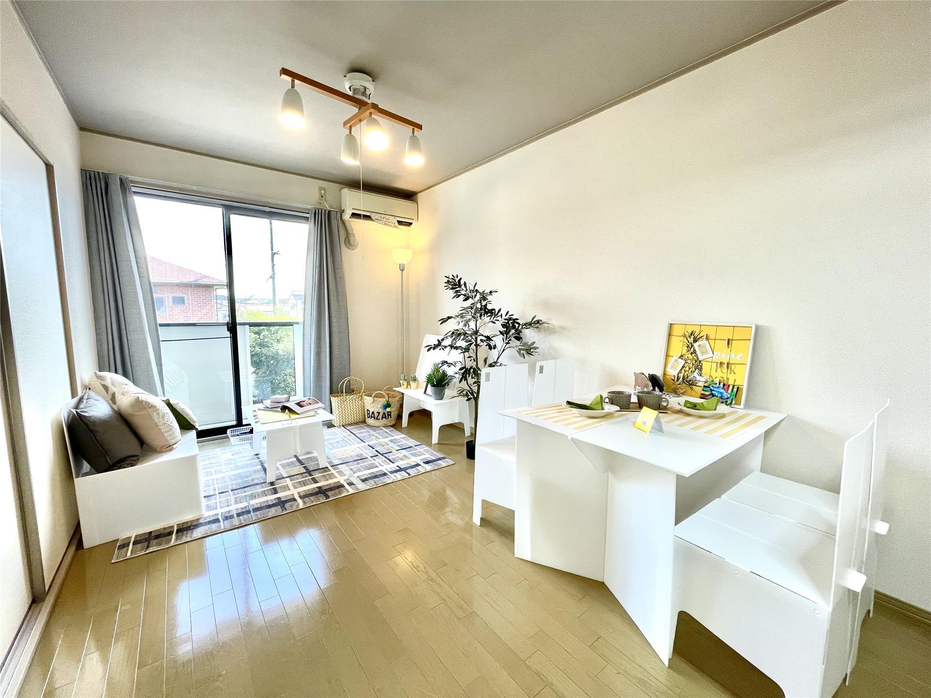 居室・リビング　203号室モデル―ルームをした時の写真です。