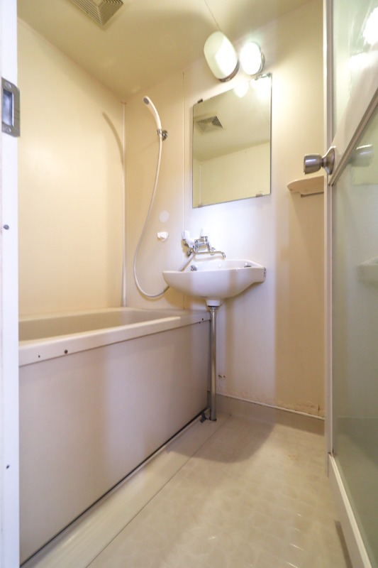 バス・シャワールーム　図面と現状に相違がある場合には現状を優先