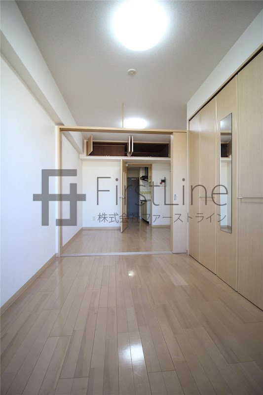 居室・リビング　別号室参考写真です。