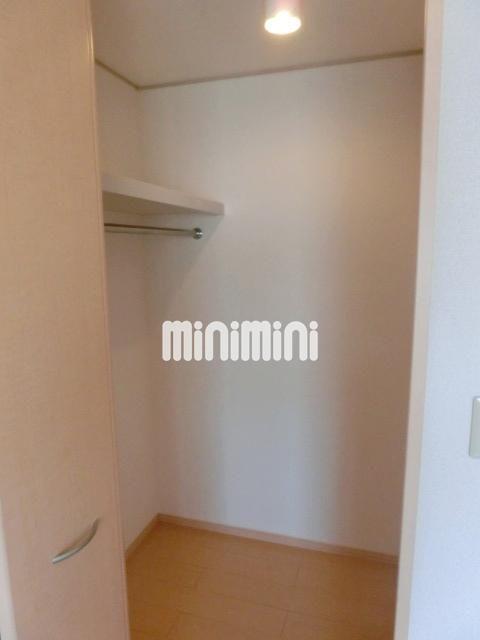 収納　ウオークインクローゼット