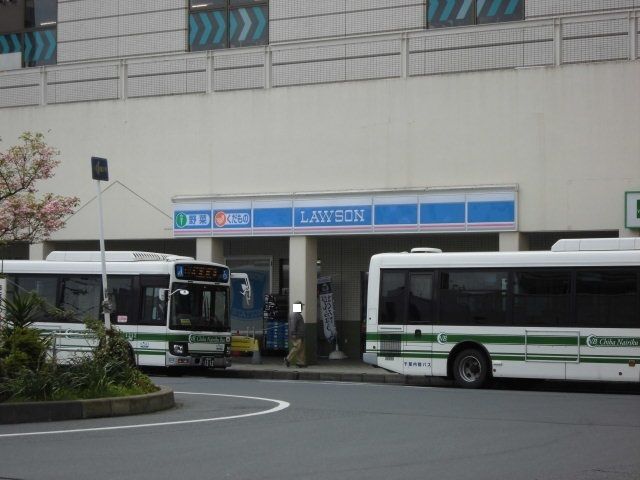 コンビニ　ローソン八千代勝田台駅前店（コンビニ）まで350m