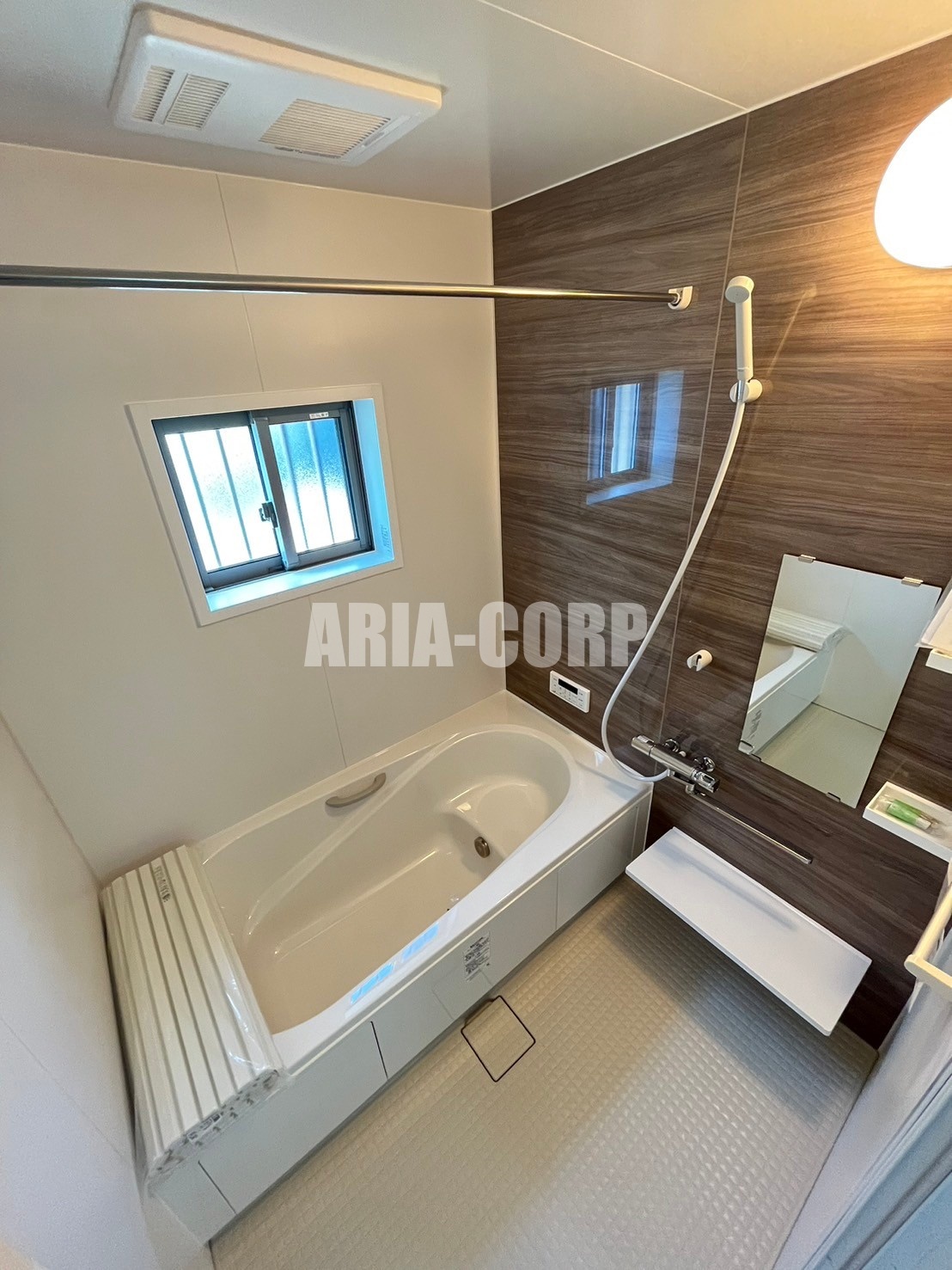 バス・シャワールーム　追炊き浴室乾燥付きのお洒落なバスルーム♪