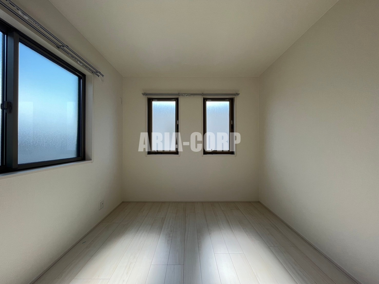 その他部屋・スペース　全居室洋室！温かみのあるフローリングです♪