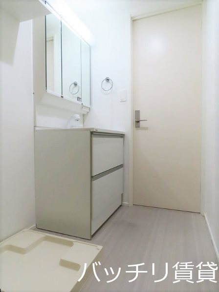 洗面設備　同型タイプの為、現状を優先致します。