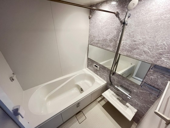 バス・シャワールーム　※別部屋の写真です