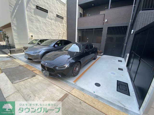 駐車場　駐車場