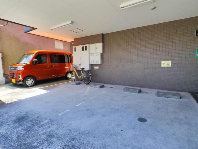 駐車場　駐車場