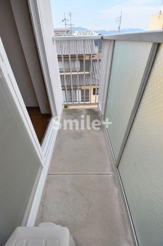 バルコニー　開放的で明るい空間を演出してくれるバルコニーです