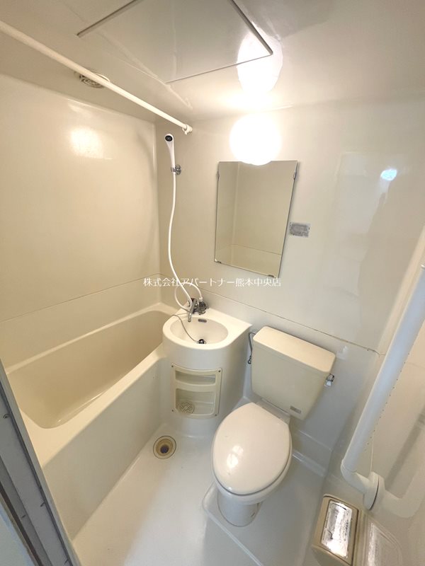 バス・シャワールーム　※別のお部屋の写真となります