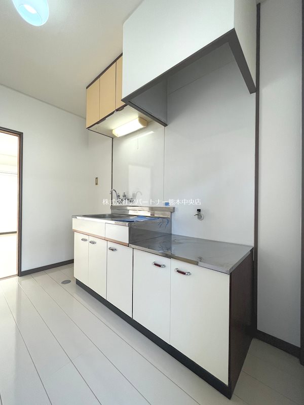 キッチン　※別のお部屋の写真となります