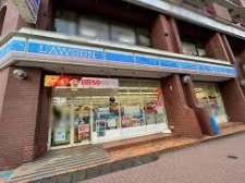 コンビニ　ローソン 芝浦四丁目店（コンビニ）まで107m