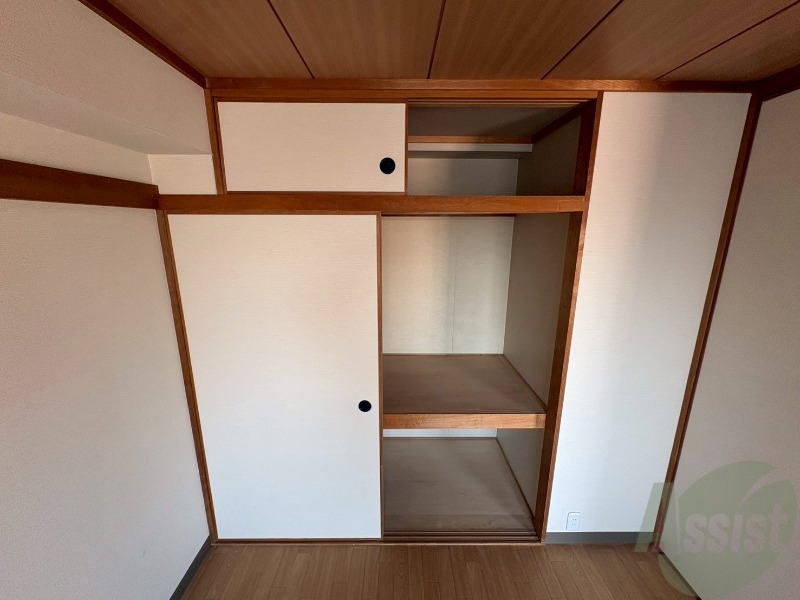 収納　リビング横の和室に押入があります！部屋がすっきり片付きます。