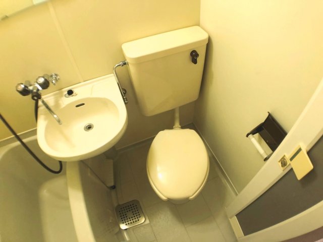 トイレ　シンプルで掃除のしやすいトイレです！